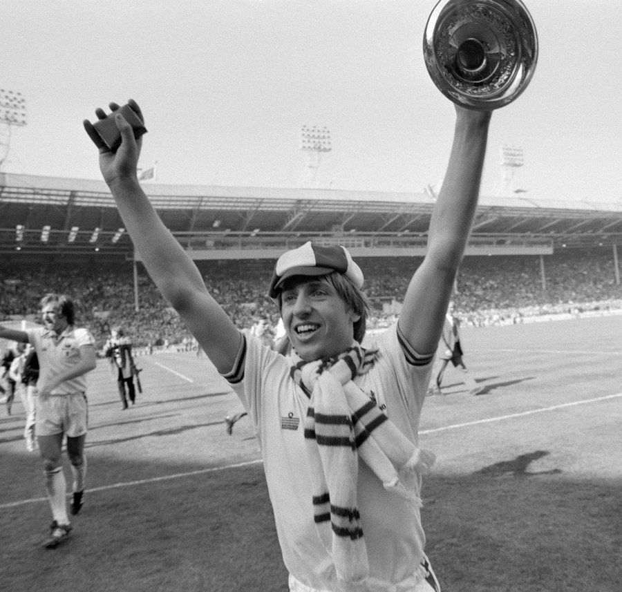 Billy Bonds Stand tweet media