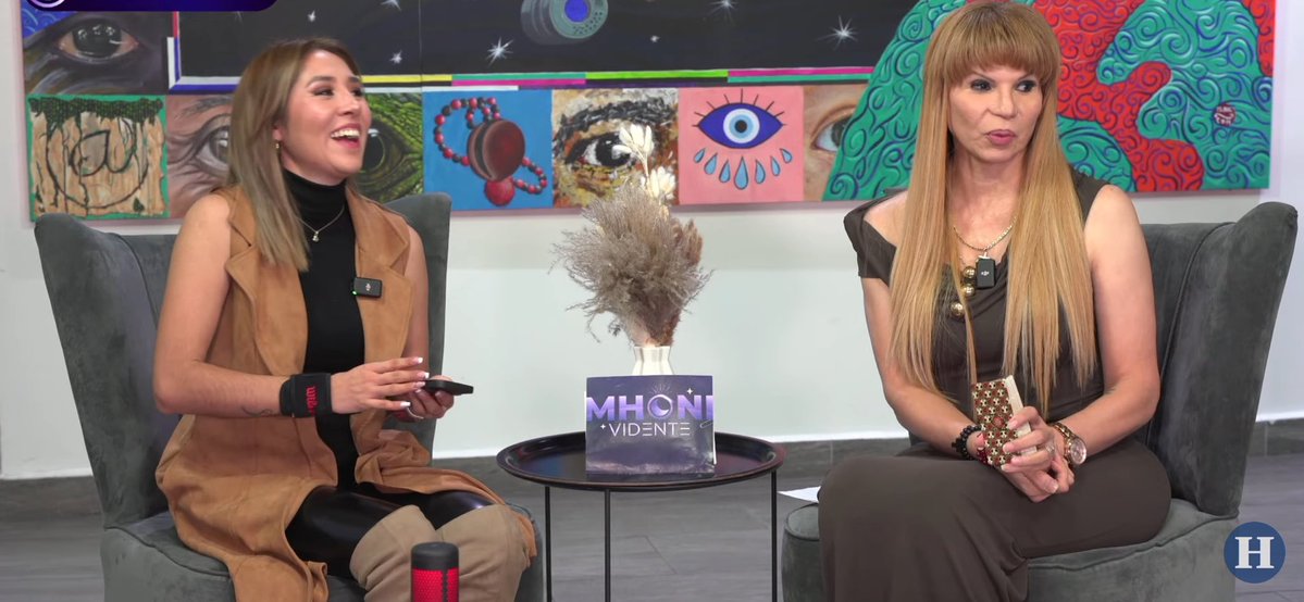 __Chikafdm__'s tweet image. Ya está Mhoni completamente en VIVO por YouTube @heraldodemexico @mhonividente @brenn_mz es Mièrcoles de #PreguntaleaMhoni @ClubMhoniFan corre y has tu 🙋🏻‍♀️ pregunta 🙋🏻‍♀️ ⏰⬇️