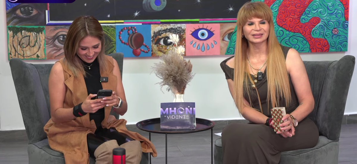 __Chikafdm__'s tweet image. Ya está Mhoni completamente en VIVO por YouTube @heraldodemexico @mhonividente @brenn_mz es Mièrcoles de #PreguntaleaMhoni @ClubMhoniFan corre y has tu 🙋🏻‍♀️ pregunta 🙋🏻‍♀️ ⏰⬇️