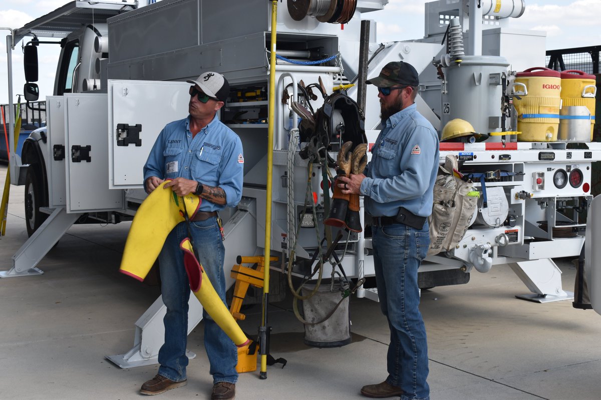 WRECCoop's tweet image. We’re proud to motivate the next generation by showing them how hard work, dedication, and safety is important in their future and ours.
#wreccoop #GreatAmericanTeachIn #CommunityFirst