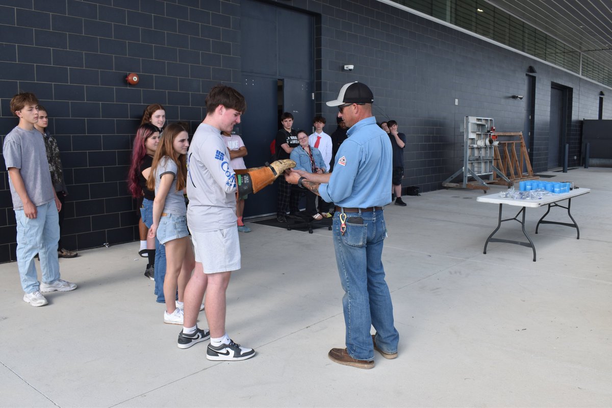 WRECCoop's tweet image. We’re proud to motivate the next generation by showing them how hard work, dedication, and safety is important in their future and ours.
#wreccoop #GreatAmericanTeachIn #CommunityFirst