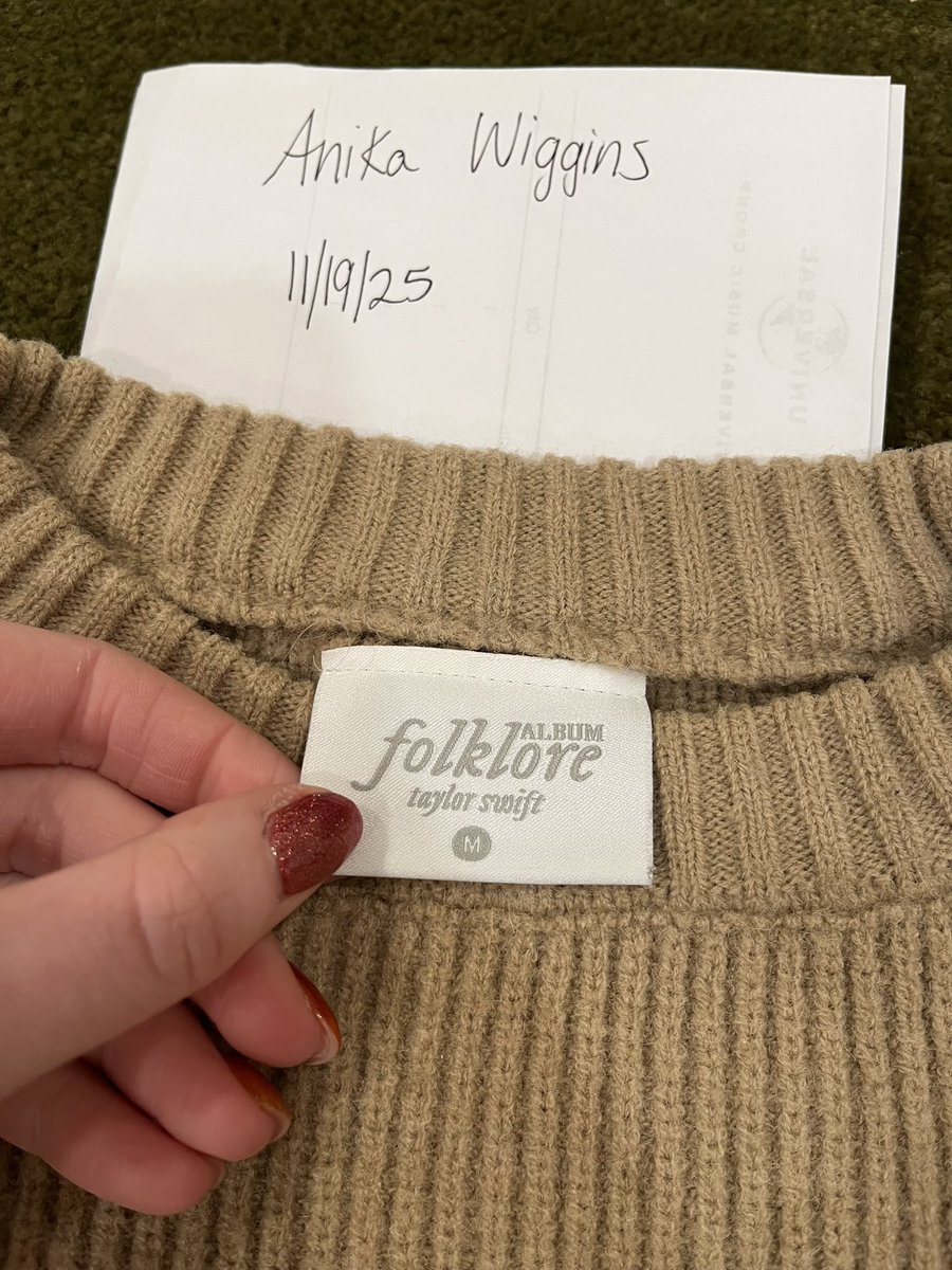 a n i k a tweet media