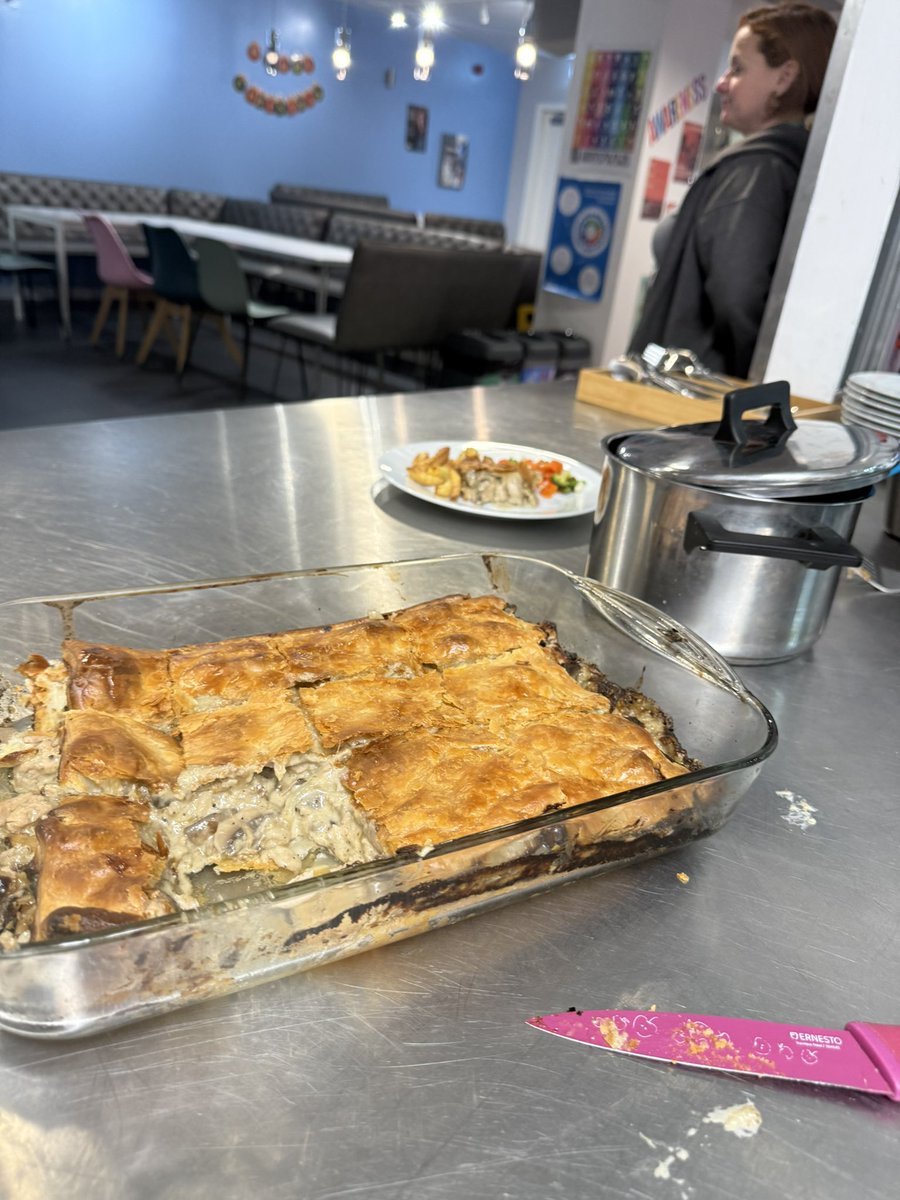 GYT_Michelle's tweet photo. My turn for midweek munch, on the menu today was Rosie’s Chicken Pie (Amy’s Mum’s) with chocolate trifle for pudding.
We provide a 2 course dinner every Wednesday after school to encourage social eating.
#youthworkworks #socialeating https://t.co/azgf2eR3AC