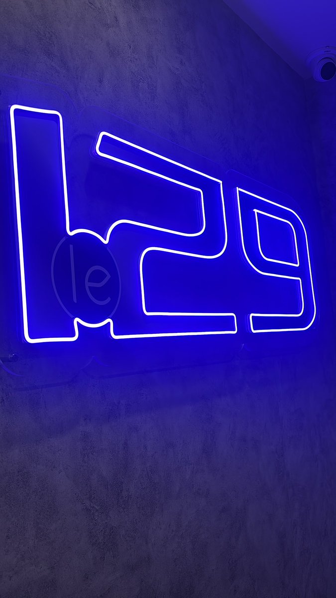 singedeservice's tweet image. Sophia elle a dit elle a une adresse pour dîner #azy