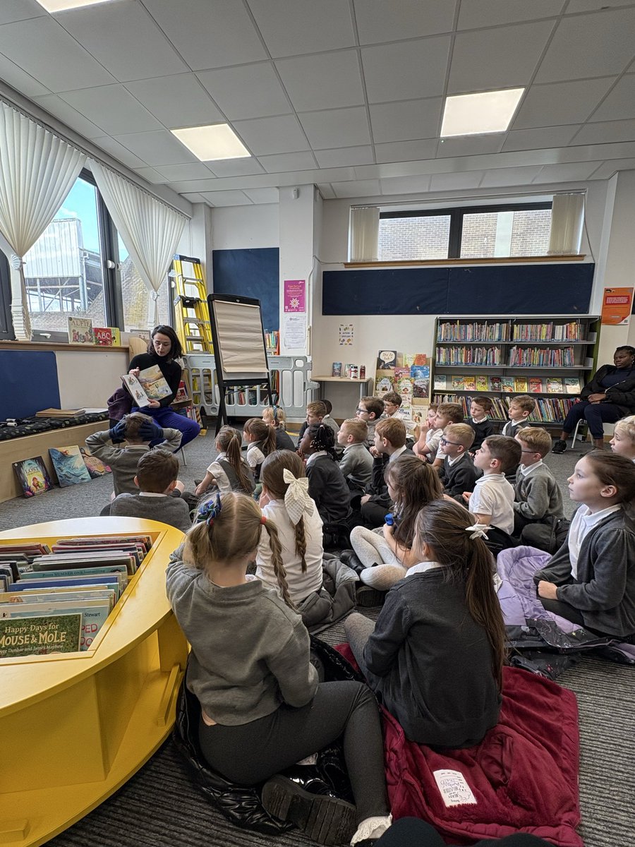 StAugustine_PS's tweet photo. To celebrate #BookWeekScotland Room 3 visited Coatbridge Library to meet author and illustrator Helen Kellock. ๐We had a great time listening to her story and then drawing one of the characters! #staugread https://t.co/1qt16PNLlH