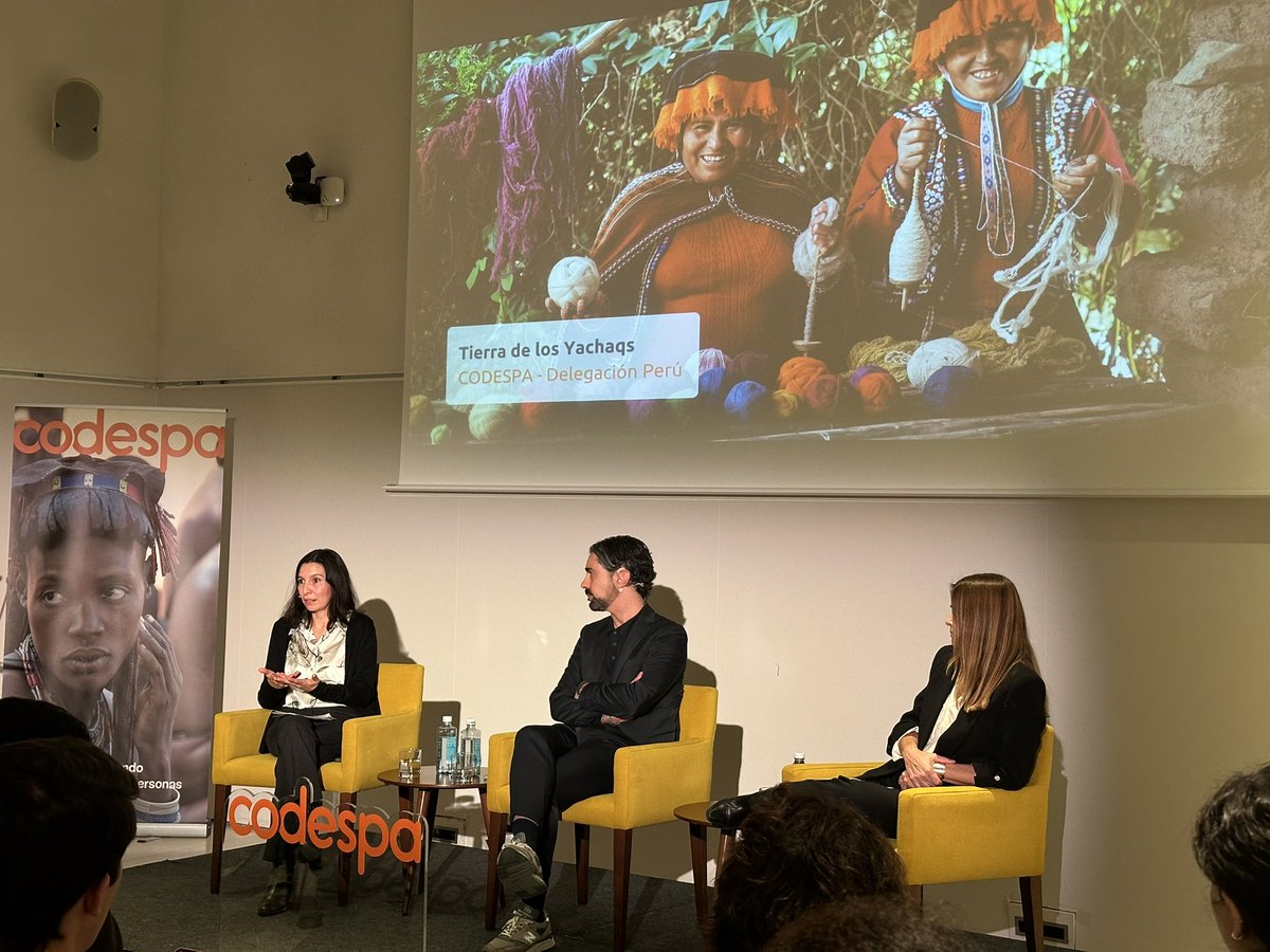 CODESPA's tweet image. Maribel Guerrero, del equipo de proyectos, cuenta la historia de Abias y su emprendimiento NUGKUI en #perú 🍌 15 jóvenes transforman residuos de plátano en su comunidad, generan empleo y tienen la posibilidad de decidir si quedarse o migrar, pero tienen oportunidades en casa 🌱