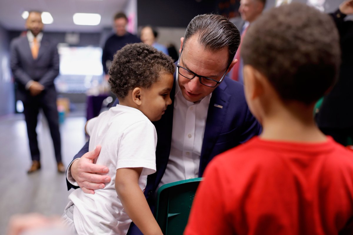 GovernorShapiro's tweet photo. We’ve cut taxes and taken major steps to make child care more affordable for parents – but that’s only one half of the equation.

We still have 3,000 vacancies in child care centers across Pennsylvania – and it’s preventing 25,000 more kids from accessing care.

The budget I signed into law last week invests in our child care workforce, delivering $25 million for child care recruitment and retention bonuses.