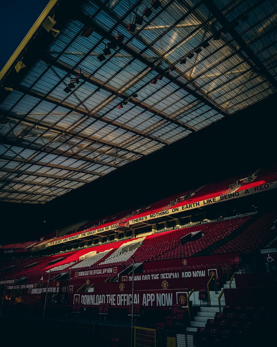 ManUtd's tweet image. Take me home, United Road 🌌
