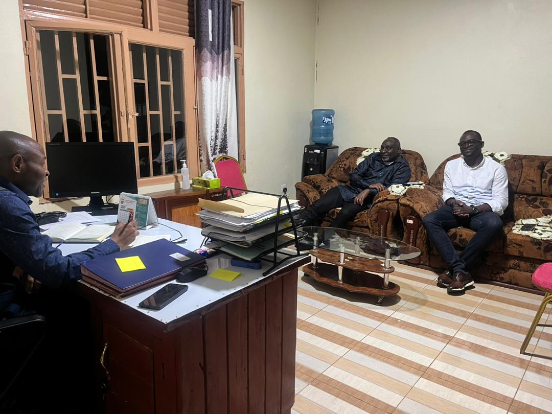 GvbSarl's tweet photo. Dans le cadre de sa mission de prospection économique dans le Grand Nord-Kivu, l’équipe GVB SARL a effectué une visite de terrain au Zoning Industriel de Mutwanga, où elle a échangé avec les équipes techniques des unités de transformation d’huile de palme, de chocolat et de café https://t.co/NLIIs0fu83