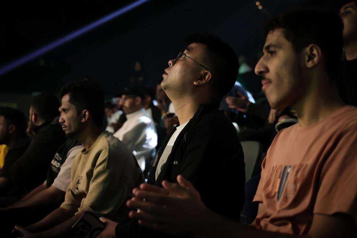 RiyadhSeason's tweet photo. لحظات حماسية بين الأبطال من المواجهات الأولى في بطولة السنوكر بالرياض 🔥🤩

Thrilling moments from the opening snooker battles in Riyadh 🔥🤩

#موسم_الرياض 
#RiyadhSeason https://t.co/Ym9C222C3C