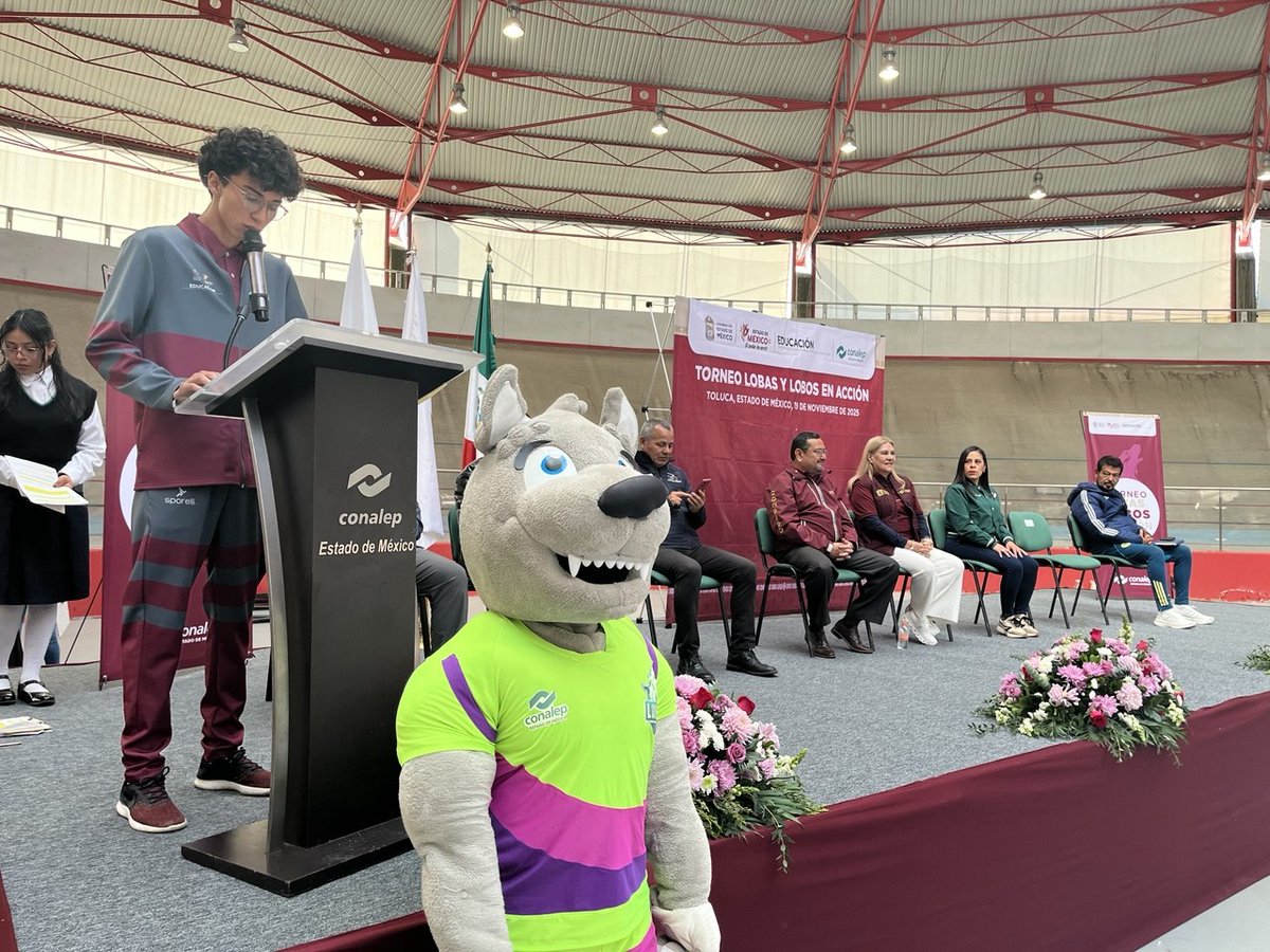 Conalep_Edomex's tweet photo. ¡Arrancamos, #ManadaCONALEP! 🐺🔥
La Jornada Estatal Lobas y Lobos en Acción queda oficialmente inaugurada, prendiendo la antorcha y también el espíritu deportivo de toda nuestra comunidad💚✨
#LobosEnAcción #OrgullosamenteCONALEP #ApasionadamenteCONALEP #ElPoderDeServir https://t.co/0wYHbn2FXx