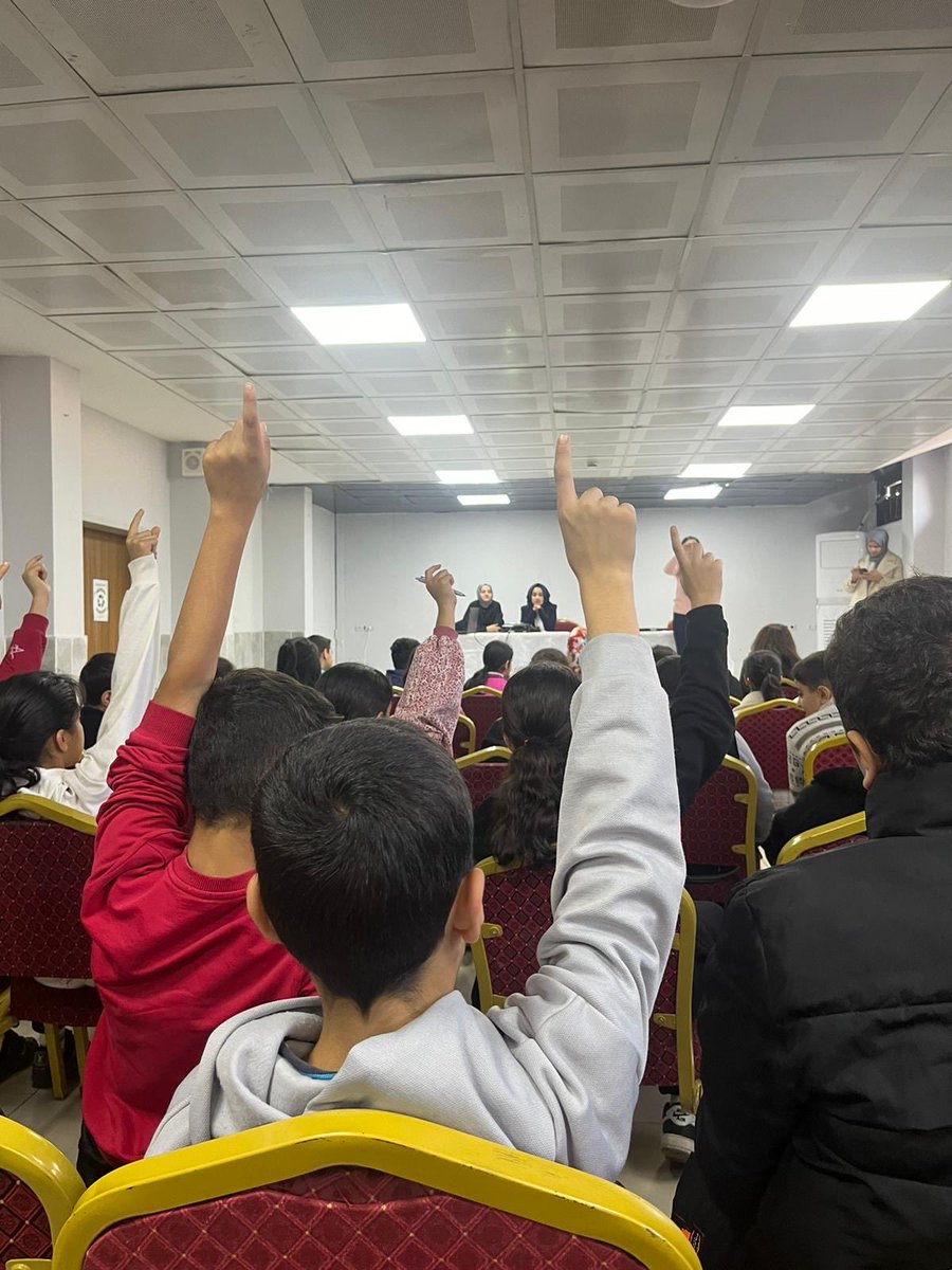 20 Kasım Dünya Çocuk Hakları Günü kapsamında, Batman Ziya Gökalp Ortaokulu’nda Çocuk Hakları Atölyemizi gerçekleştirdik. Katılan tüm çocuklara ve emeği geçen okul idaresi ve öğretmenlerine teşekkür ederiz.