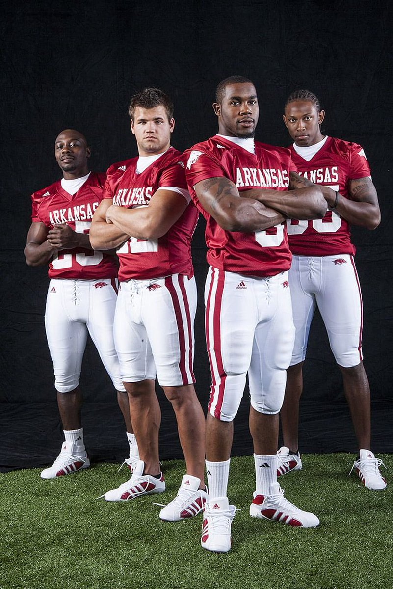 TopTierArkansas's tweet image. How many likes a retweets can this squad get👀👀