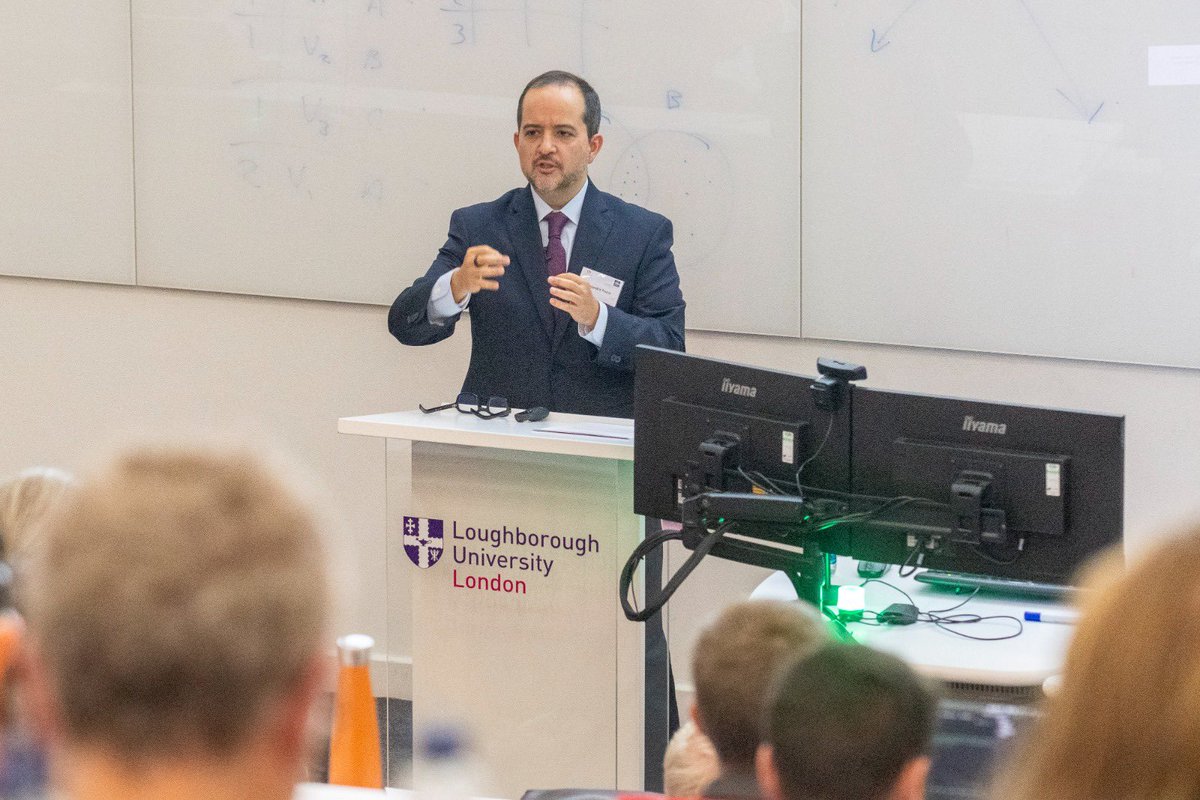 Escuela de Gobierno tweet media