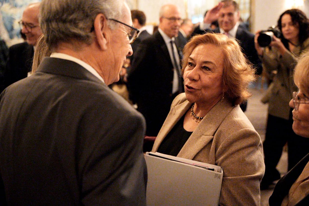 CancilleriaCol's tweet image. 🧵 | La canciller @ryvillavicencio participó en un coloquio con empresarios organizado por la @FEuroamerica y la @Espana_Colombia. El encuentro permitió un diálogo directo sobre las oportunidades actuales para fortalecer los vínculos entre Europa y Colombia.