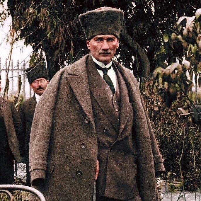 "Türk devletine teveccüh edecek her tehlikeyi, kemal-i şiddetle men!"