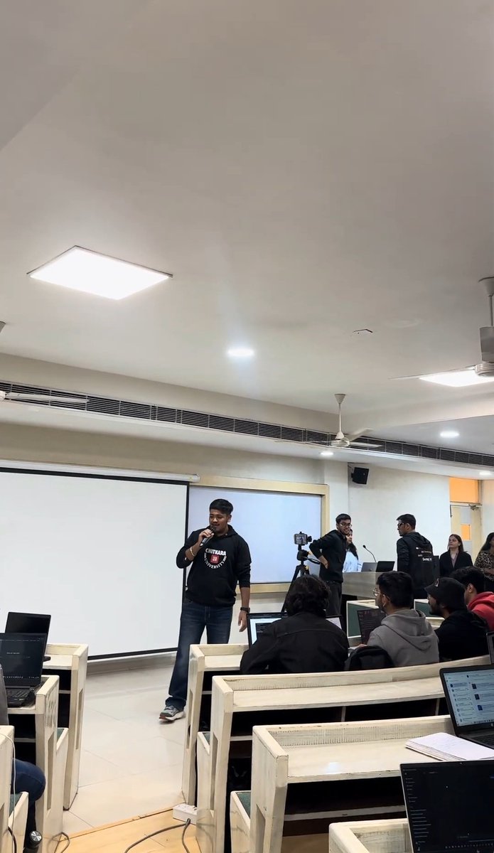 coderkavyag's tweet photo. 400+ registerations , 150 attendees and dozens of knowledge sharing lead to successfully completing one more web 3 tour in university 

mentoring juniors was very fun , as they host the event and as well attendees , fun talking on stage after a while , feeling like got home back https://t.co/PmtFBwnXGI