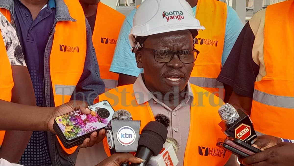 StandardKenya's tweet image. Joshua Sang, Director of Communication in the Office of the Government Spokesperson, addresses the media during the inspection of the ongoing construction of Bumala Modern Market in Busia County. Sang said the market, which is funded by the National Government, is 84% complete.…