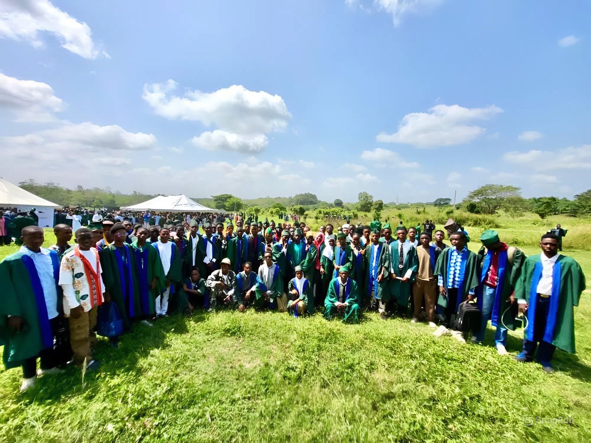 NAPSFUNAAB's tweet photo. Take a look at our freshers, beaming with composure and joy at the matriculation ceremony. 🎉💙
.
.
.

#MatriculationDay
#Freshers2025
#CampusVibes
#StudentLife
#NewBeginnings
#NAPSFamily
#ProudMoment
#CelebrateGrowth
#funaab #funaabites @funaab_sug https://t.co/1bTYwTQzF1