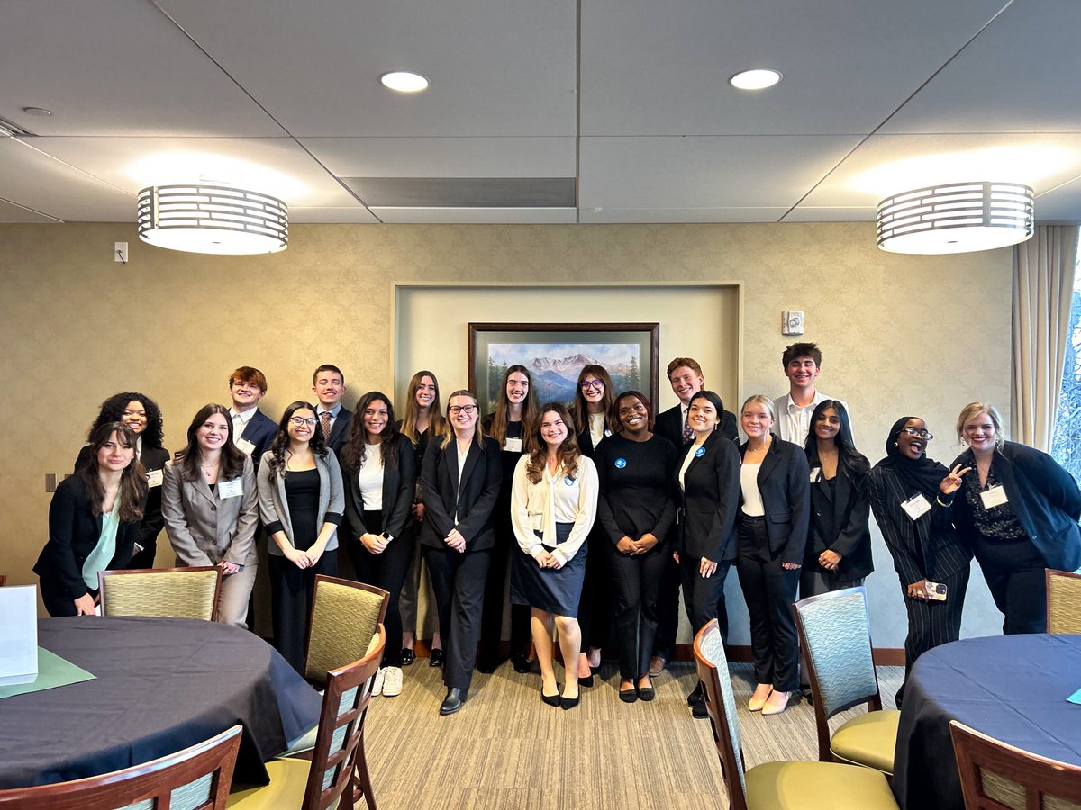 CSUCollegeOfBiz's tweet image. Thank you to all the students who participated in the fifth annual Discovery Case Challenge. Congratulations to the first place and second-place winners! Thank you to our panel of judges and our sponsor, @Deloitte!

#BusinessForABetterWorld