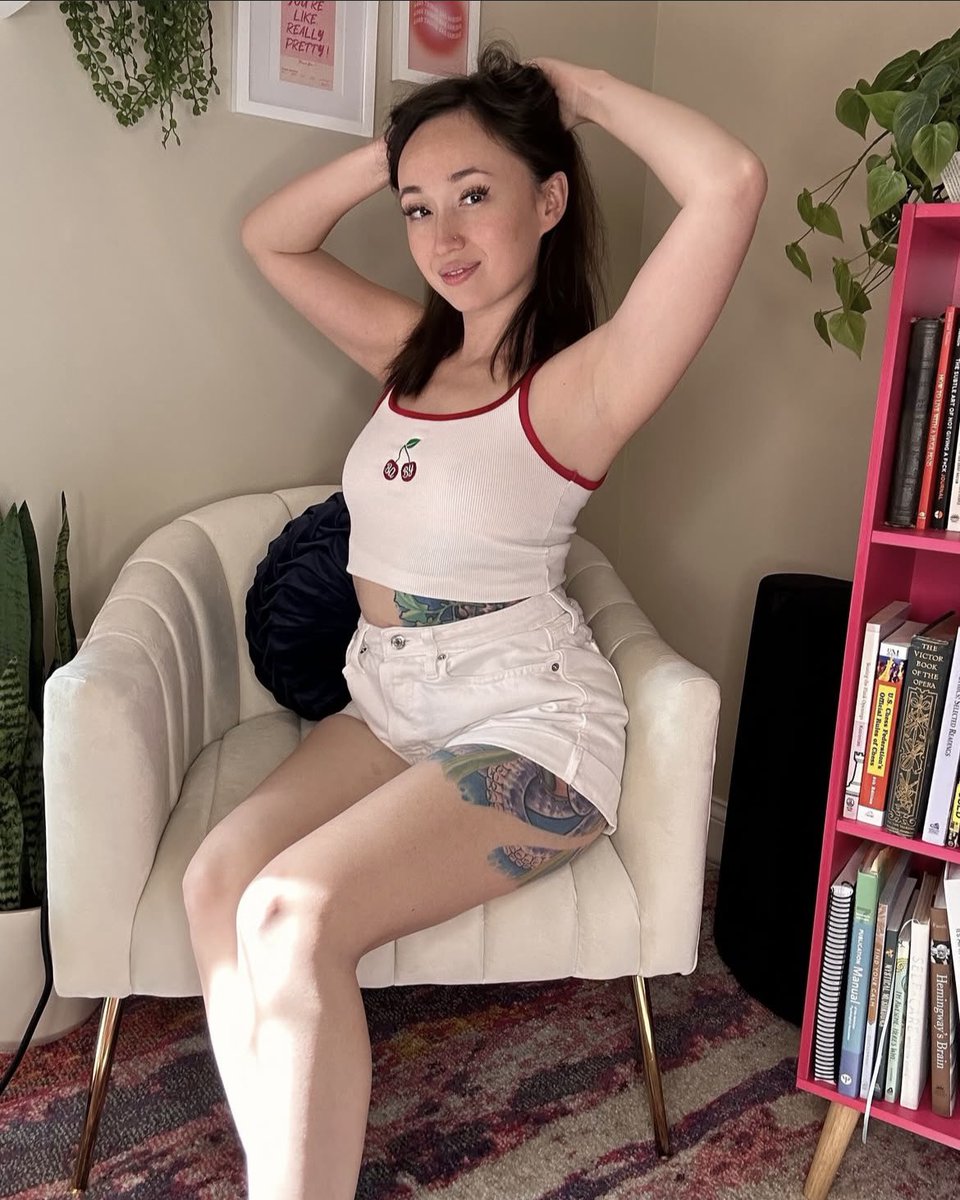 LovingCyn87662's tweet photo. 🍒Not going to be waiting around forever,but you can stop and stare for a second 😘🍒 https://t.co/n2wCkS91uN