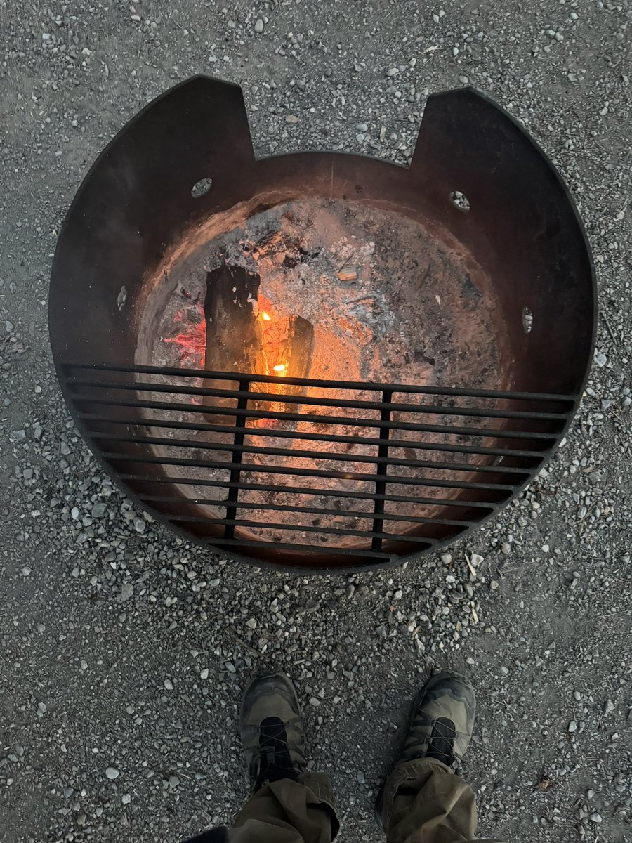 Cinis. 
Ashley and Ash

Bragg Creek, Alberta, Canada 🇨🇦
<a href="/Gallery365photo/">Gallery365photo</a>
#Gallery365in2025 
#Gallery365in20225DailyPrompt