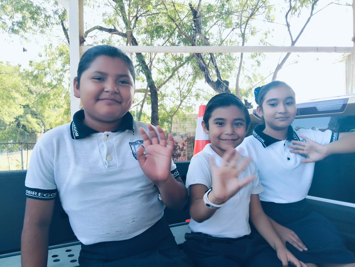 SeBienTam's tweet photo. Agradecemos a todas las instancias que hacen posible esta estrategia impulsada por la Secretaría de Bienestar Social. 
🙌 🦅 Un gobierno humanista, cercano y comprometido con una formación integral basada en valores.  
#AcademiaDeValores #Educación #BienestarParaTodos https://t.co/ezTqKxSKXb