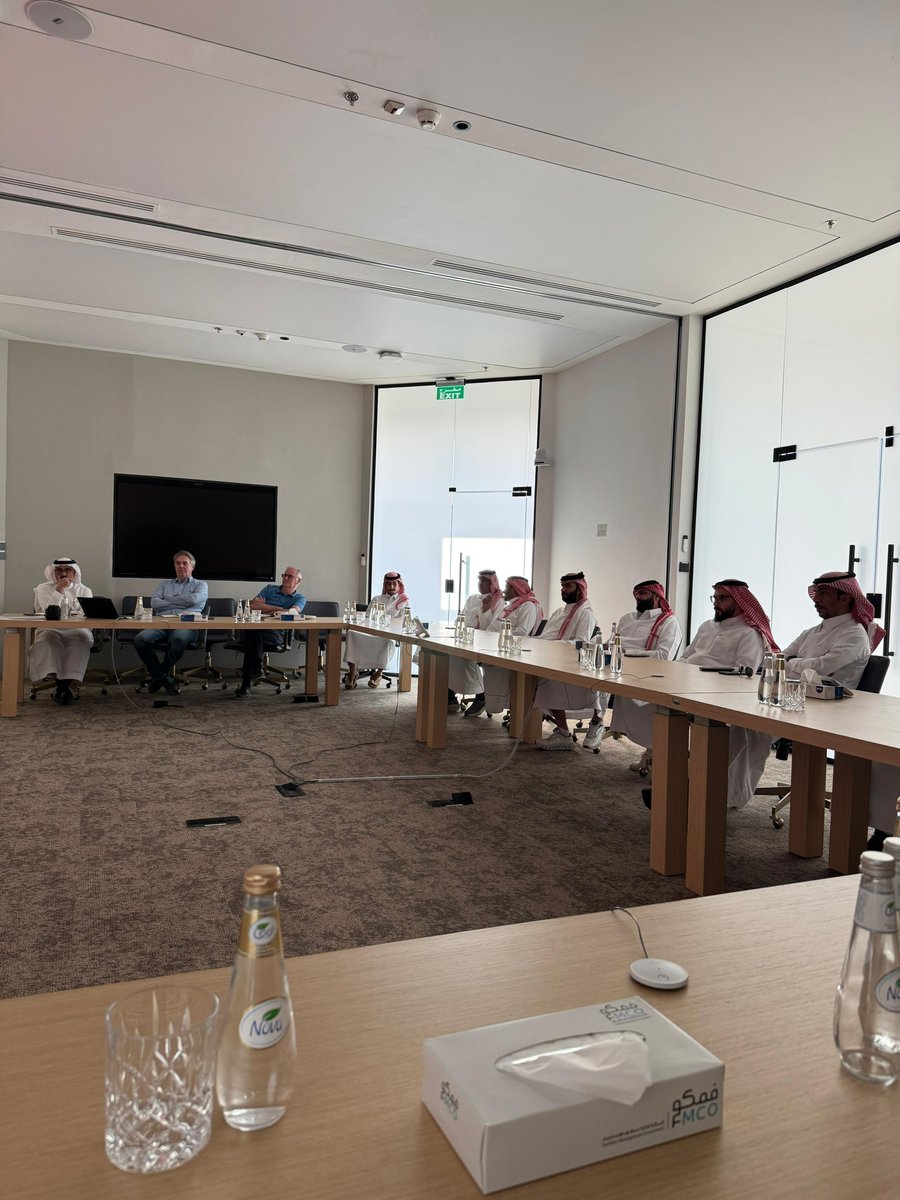 joufchamber's tweet photo. برئاسة النائب الأول لرئيس مجلس إدارة #غرفة_الجوف الأستاذ محمد بن عقيل الرويلي نظمت الغرفة زيارة لوفد من رجال الأعمال إلى ميناء نيوم – أوكساجون، وذلك بهدف الاطلاع على أحدث المشاريع التنموية، وبحث تعزيز مجالات التعاون في الاستيراد والتصدير من خلال الميناء، باعتبار منطقة الجوف إحدى أهم المناطق اللوجستية في المملكة.