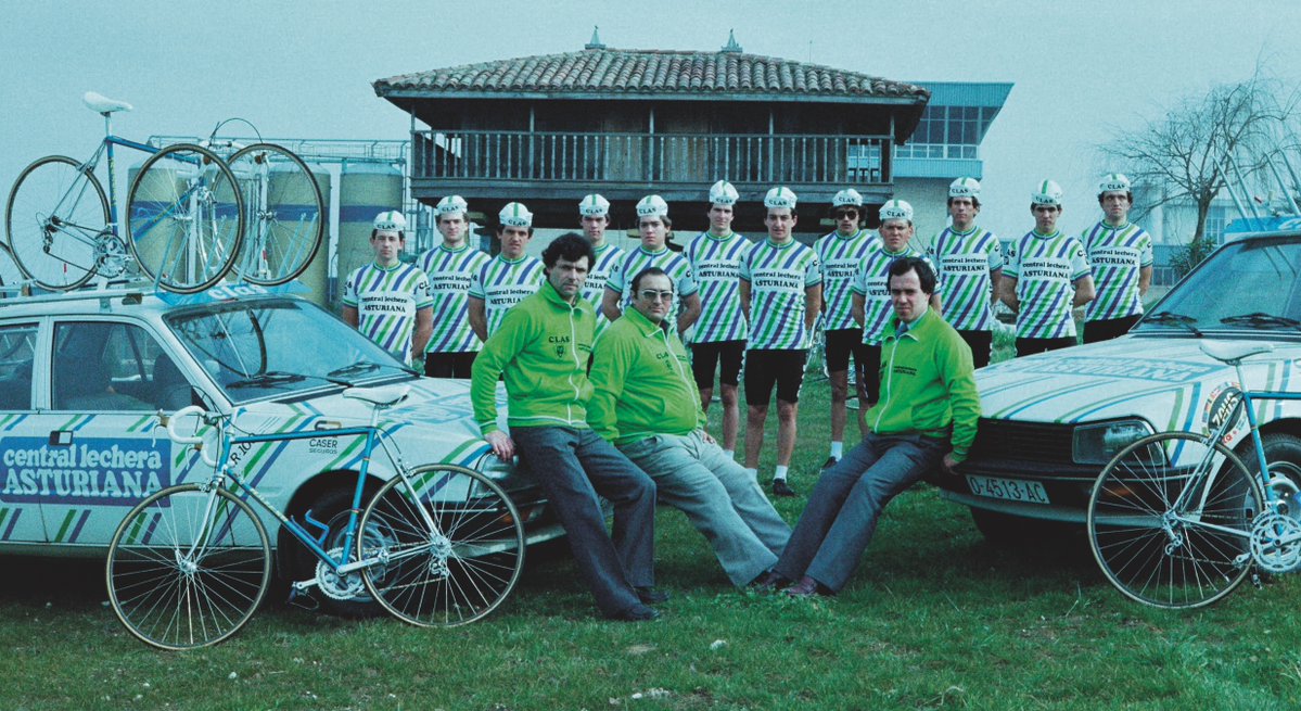 Nació como un equipo para que los críos de los trabajadores de la #CentralLecheraAsturiana hicieran deporte y fue evolucionando hasta convertirse en un equipo top mundial.
<a href="/EnekoCarrillo/">Eneko Carrillo</a> ha escrito #IdentidadCLAS y este viernes lo presentamos en Uviéu.
🚴‍♂️hojadelata.net/?p=10785