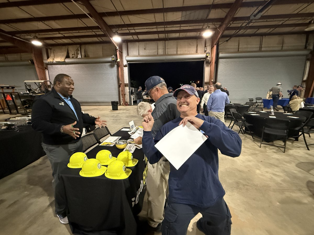 sc_811's tweet image. A huge thank you to the York County Natural Gas Authority for hosting an informative pipeline safety training! Every session like this helps protect our communities and ensures safe digging practices for all.

#PipelineSafety #SafeDigging #YorkCounty #CommunityFirst #811Safety