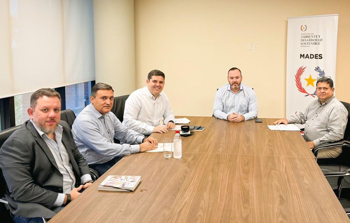 mambiente_py's tweet image. Ministro del Ambiente y titular de SENACSA articulan acciones conjuntas y sostenibles goo.su/v7Fqb @SENACSA @jcmc2103 @IPParaguay @rnpy920am @ParaguayTVHD