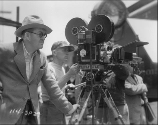 marianomorita's tweet image. Ayer terminé con los 30s de Ford. 25 de 26 películas (no conseguí The Brat en una copia mirable). Difícil de creer que haya un solo western, La Diligencia, su regreso triunfal y definitivo al género recién en 1939. Acá van mis 10 mejores en orden cronológico 👇