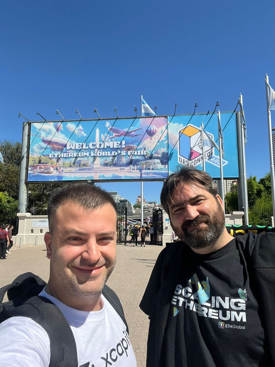 xcapit_'s tweet image. Builder vibes at #Devconnect. Proud to be part of a space that moves the ecosystem forward.
@EFDevcon @fboiero @JoseTrajtenberg