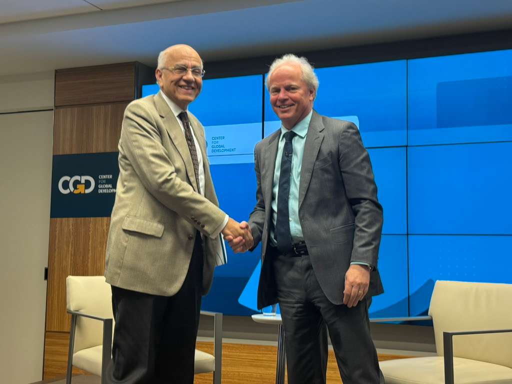 Axel van Trotsenburg tweet media