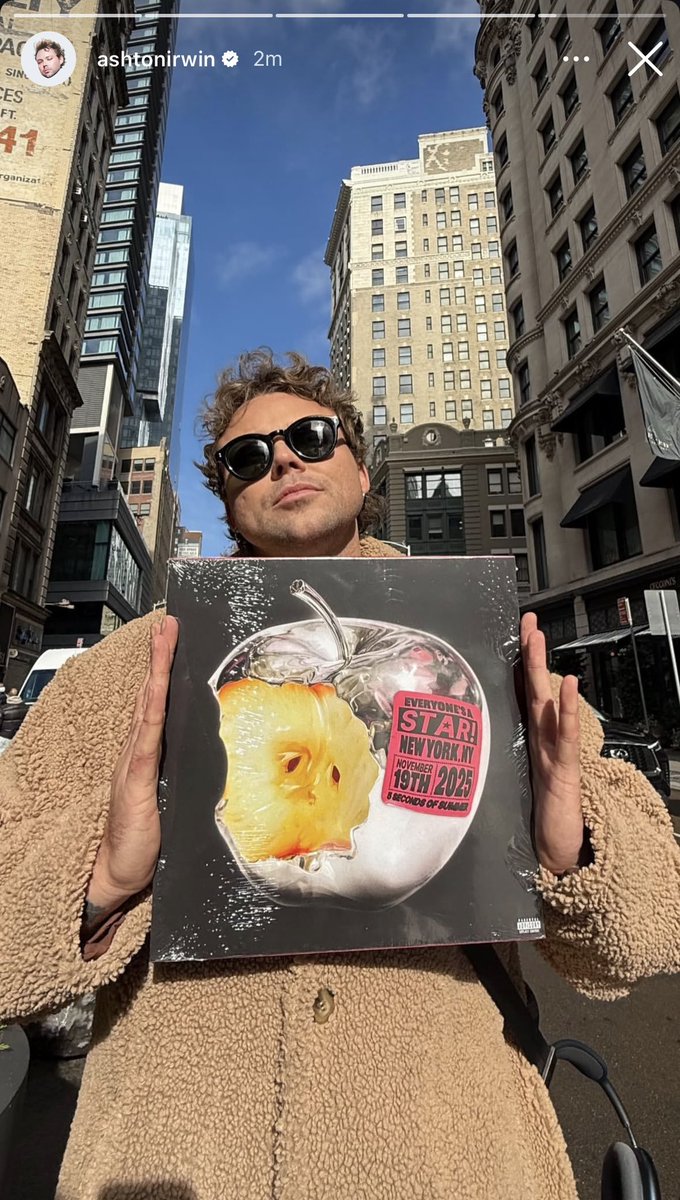 Ashton posted a new story on Instagram