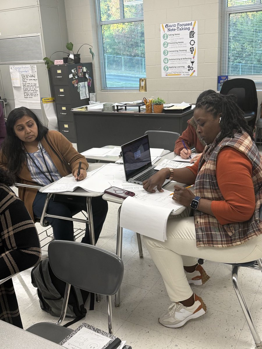 AVIDwithCallie's tweet image. Great PD at Heyward Gibbes Middle! Loved diving into interactive notebooks and exploring new ways to boost student engagement and retention. Excited to bring these strategies to life in the classroom! ⁦@RSD1_AVID⁩