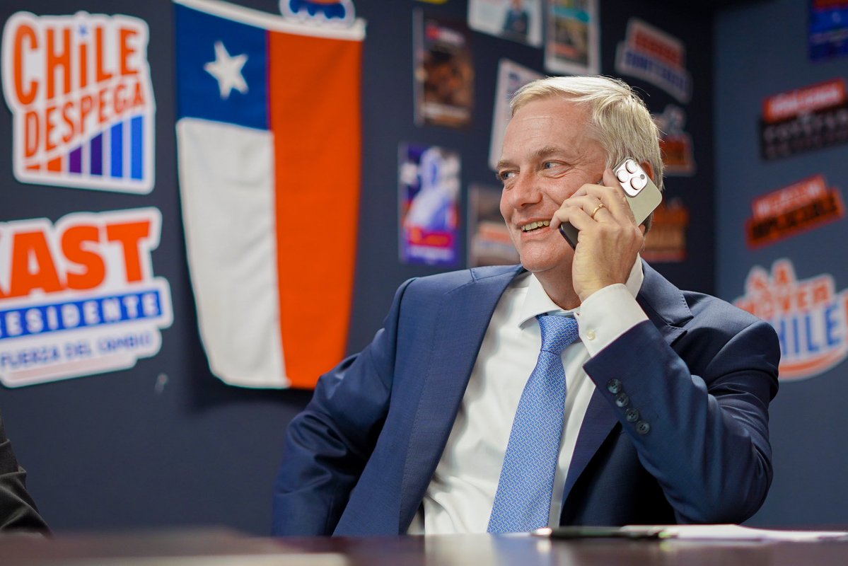 joseantoniokast's tweet image. Acabo de conversar con la Primera Ministra de Italia @GiorgiaMeloni con quien coincidimos en las tremendas oportunidades que Chile e Italia tienen para proyectar su excelente relación bilateral hacia el futuro. 🇨🇱🇮🇹