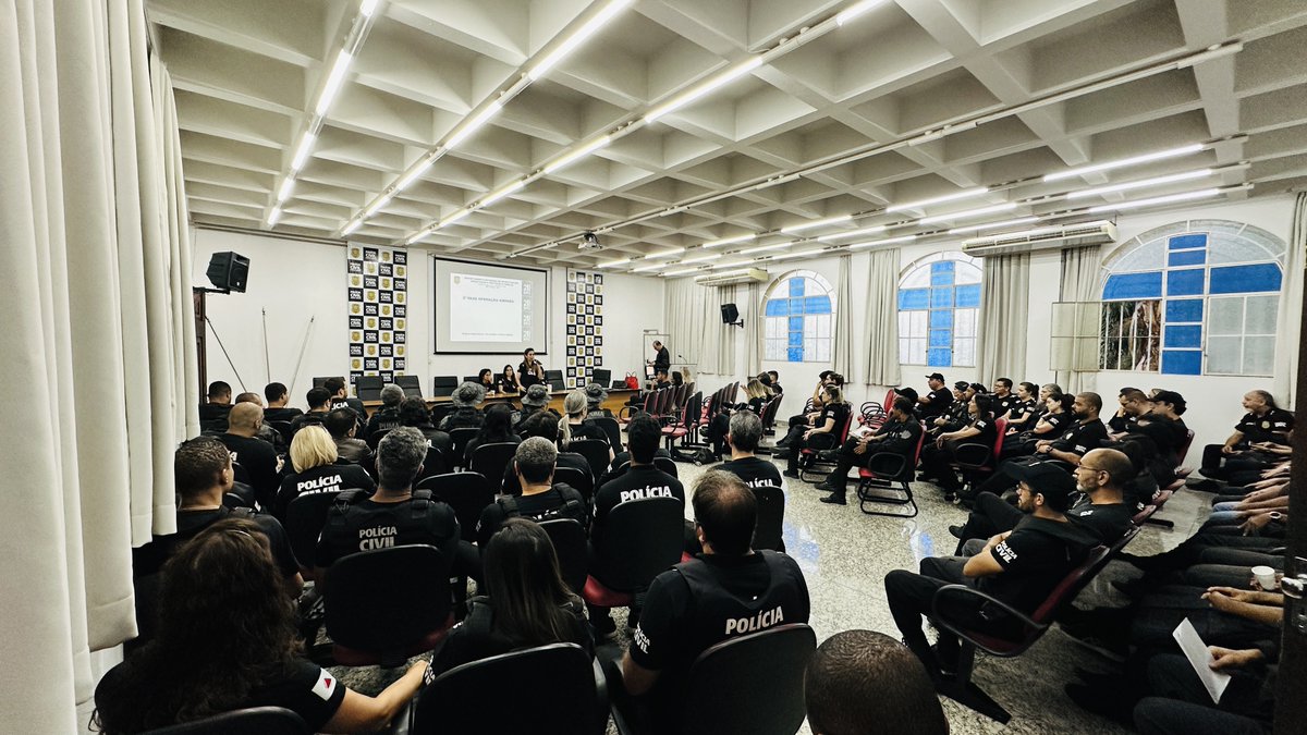 pcmgoficial's tweet image. 21 Dias de Ativismo pelo Fim da Violência contra Meninas e Mulheres: #PCMG deflagra segunda fase da operação Amparo em todo o estado. Até o momento, foram cumpridos 87 mandados de prisão — sendo 29 em BH e 58 no interior do estado — além de 60 mandados de busca e apreensão, +
