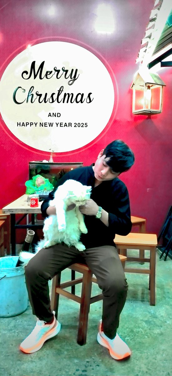 ionesouvath's tweet photo. ເອົາແມວມາອ່ອຍ 😂 https://t.co/24rGKON6PR