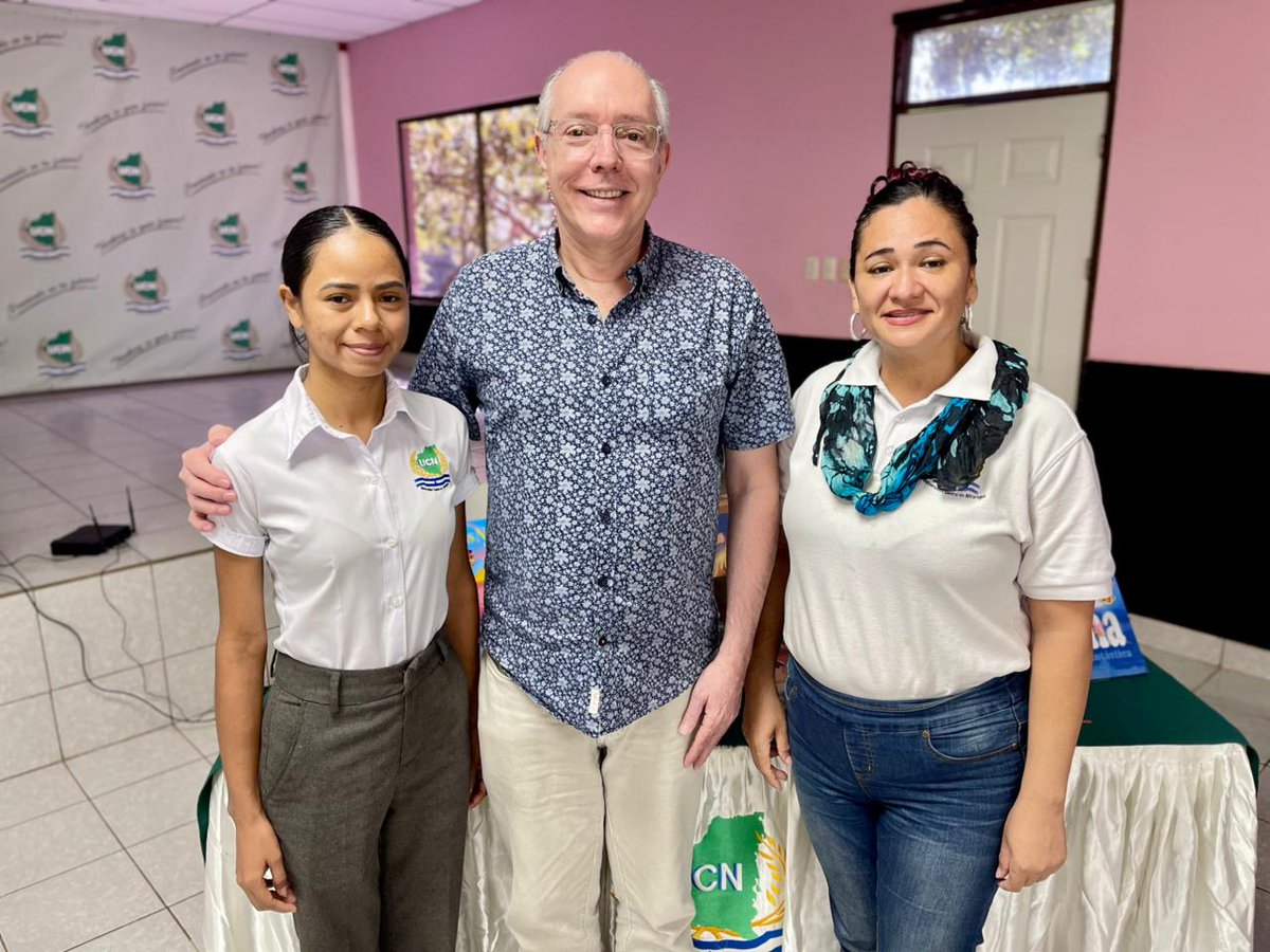 ucn_central's tweet image. UCN Jinotepe realizó un conversatorio con el escritor nicaragüense Pierre Pierson, promoviendo el hábito de la lectura y el intercambio creativo entre estudiantes. La actividad reunió clubes de lectura de varias sedes y destacó la participación estudiantil. Más en:…