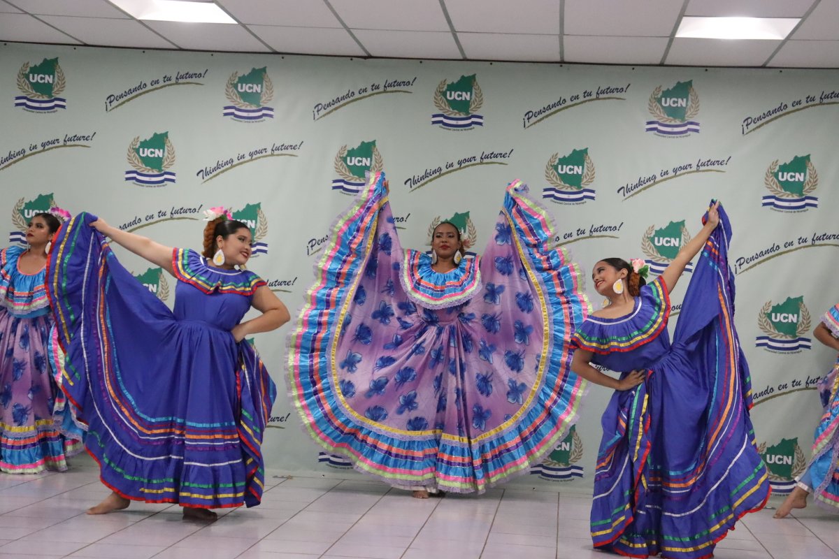 ucn_central's tweet image. UCN Doral realizó un Intercambio Cultural de Danza con una agrupación de Honduras, destacando folclor, tradición e integración estudiantil. Un espacio que fortaleció la expresión artística y la unión entre sedes. Más en: ucn.edu.ni/noticias/ #Cultura #Danza…