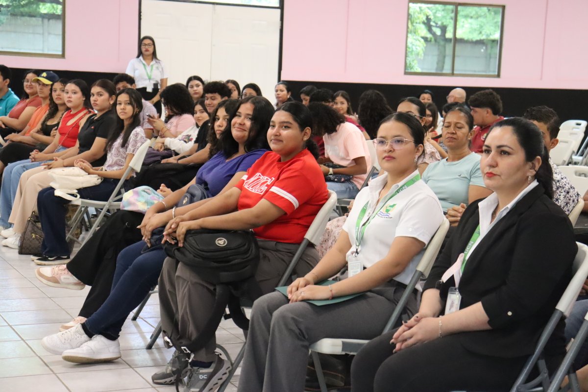 ucn_central's tweet image. UCN Doral realizó un Intercambio Cultural de Danza con una agrupación de Honduras, destacando folclor, tradición e integración estudiantil. Un espacio que fortaleció la expresión artística y la unión entre sedes. Más en: ucn.edu.ni/noticias/ #Cultura #Danza…