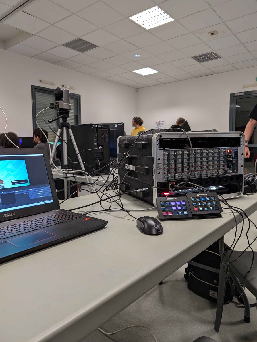 Je ne le présente pas souvent, mais bien sûr : 3 Lundis par mois, on s'occupe de la production des tournois locaux Toulouse Versus Fighters !