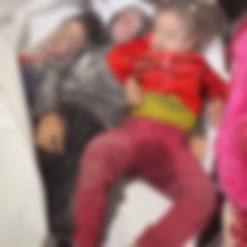 mohammedhaniya's tweet image. لمن لا يفهم !

كل صوت قصف، كل مشهد غارة، كل مشهد لشهيد ومصاب، كل مشهد لوداع وفراق.. يُعيد حالتنا النفسية في غزة إلى عامين إبادة !

لعلماء علم النفس والمختصين فيه.. شعب بتعرض عامين لإبادة، يتوقف النار عنه برهة ثم يعود.. كيف سيُشفى؟! كيف يتجاوز؟!