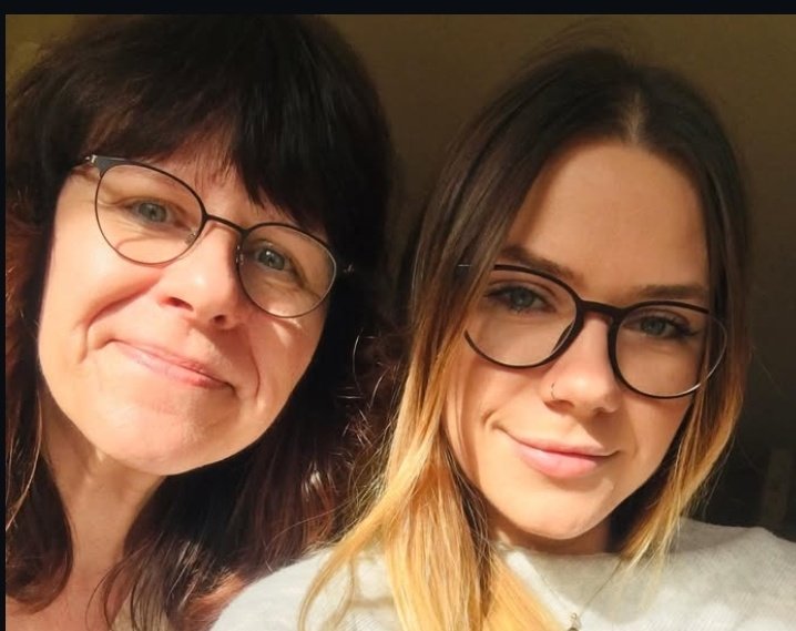 MaryGlover_36's tweet image. Missing my favorite human being 🥺❤️ #momanddaughter #momlove #motherslove #motherswarmth