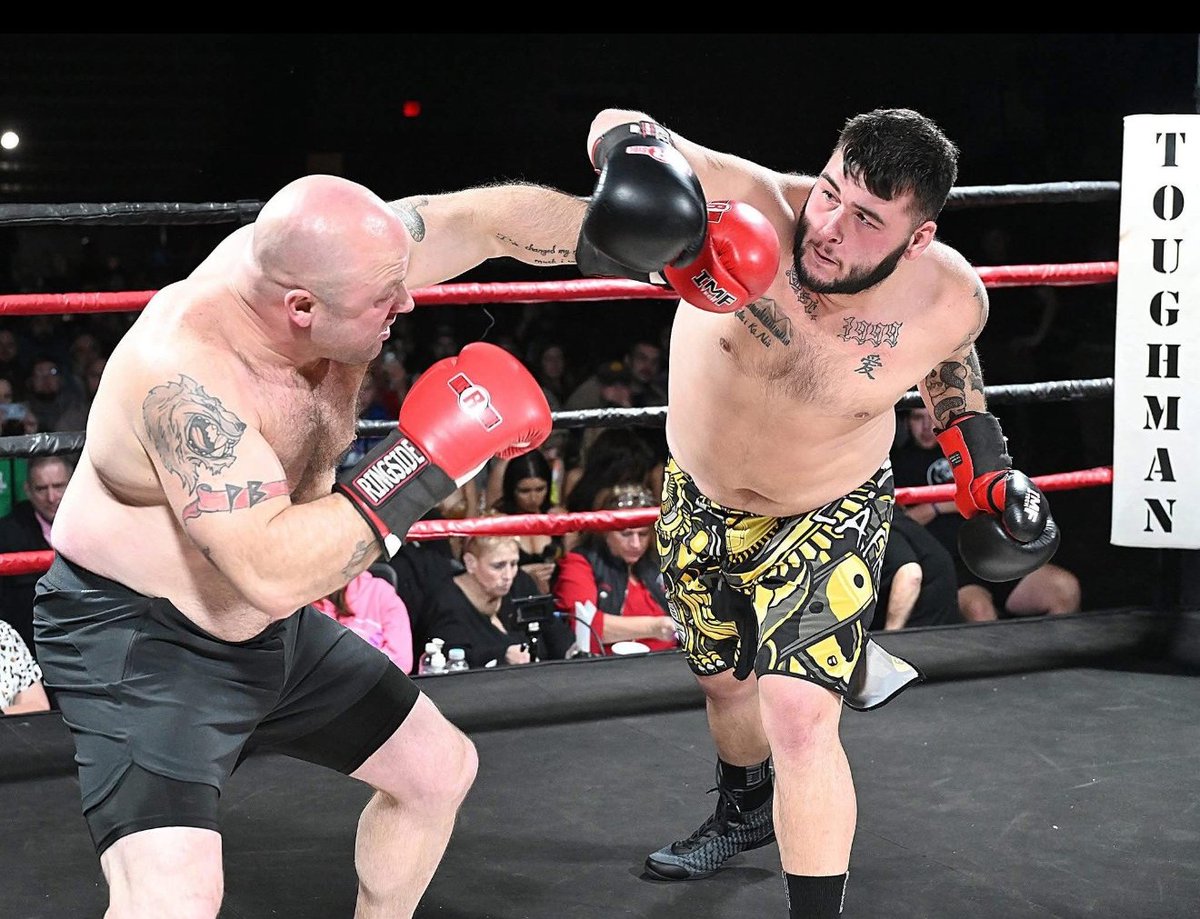 Doug Boxer (@boxermusclebear) on Twitter photo 