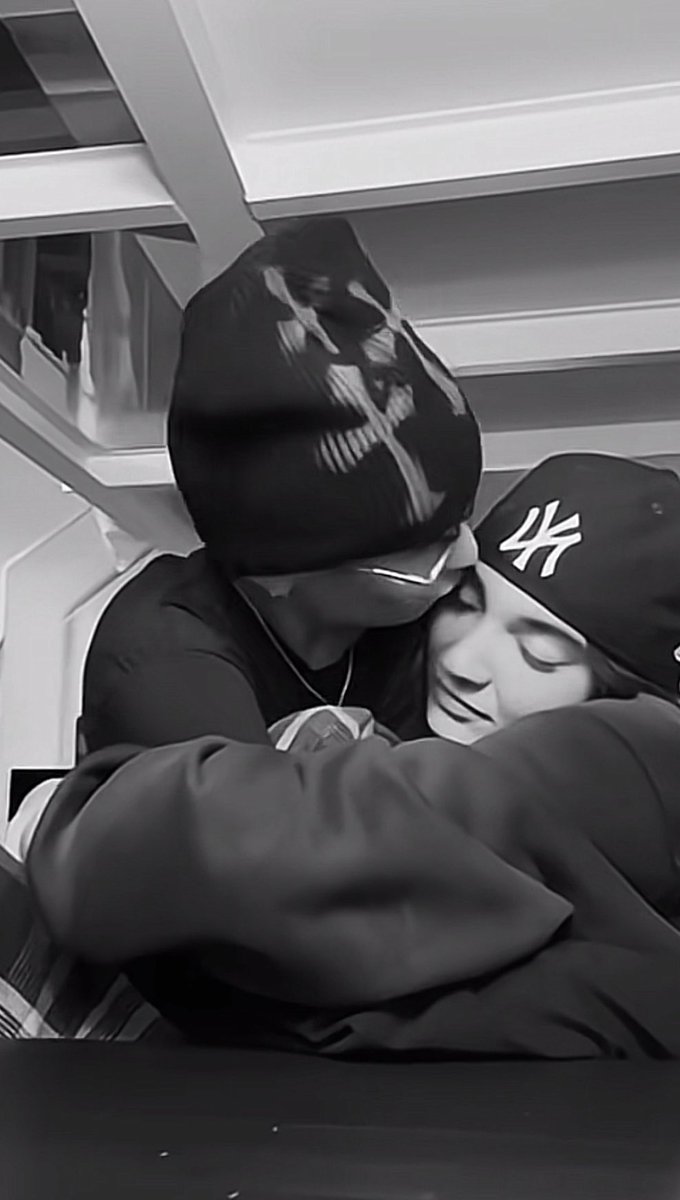 senzatn3's tweet image. ai miei figli dirò che loro sono la definizione di amore #senzagnocca