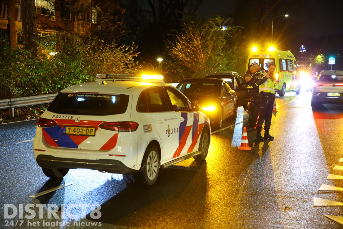 Kop-staart aanrijding op de Oostpoortweg in Delft