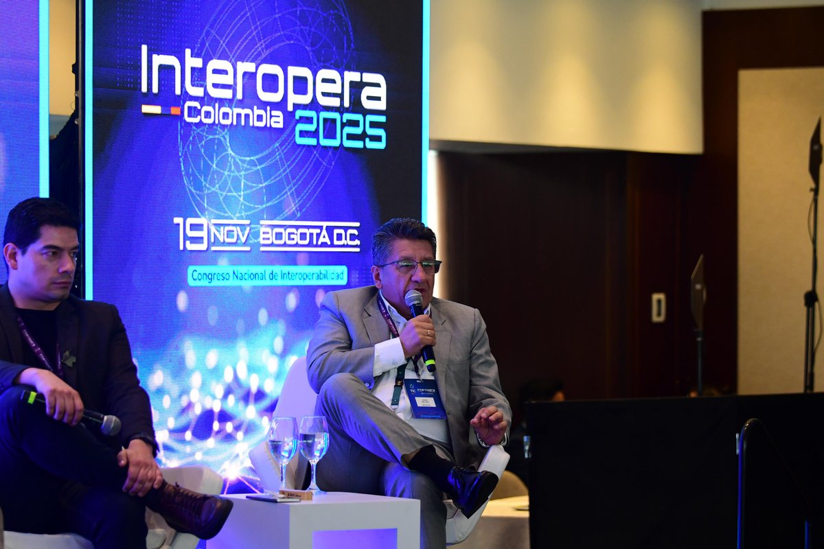 GobDigitalCO's tweet photo. @Ministerio_TIC @CarinaMurciaY @ANDigital_Col 📌Ahora @igacColombia , @UPRAColombia  y @MinSaludCol  muestran cómo la interoperabilidad y mejora de los procesos públicos en el país.💠 Casos reales, resultados medibles y entidades comprometidas con la transformación digital.
#Interopera2025. https://t.co/SlvcrZdLKb