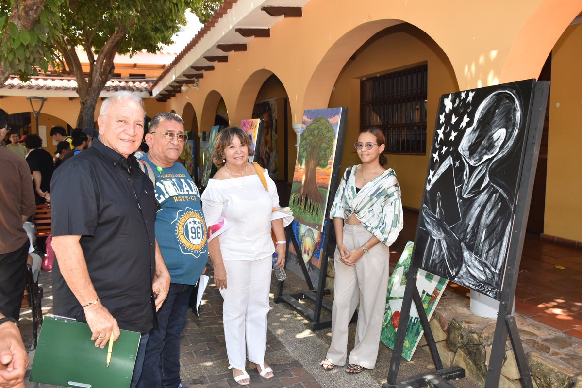 UnicesarOficial's tweet image. Así fue nuestro Concurso de Pintura.

En el marco de la Semana Universitaria abrimos espacio para el arte; estudiantes participaron en el Concurso de Pintura con obras que evocan emociones y experiencias que refuerzan el sentido de pertenencia con la Universidad.

@RoberRomeroR